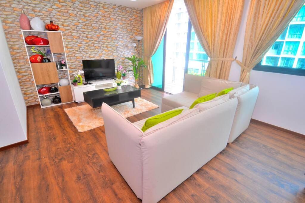 קוצ'ינג Vivacity Jazz Suite New Luxury Vivacity Cozy Home Lv8 מראה חיצוני תמונה