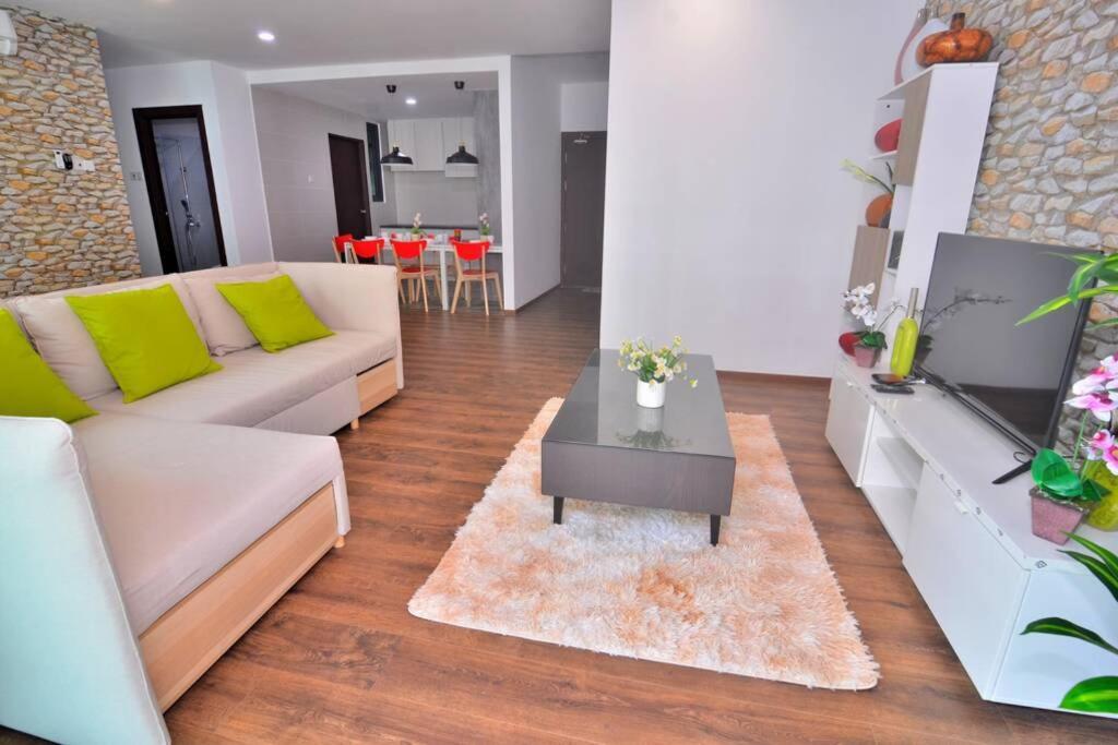 קוצ'ינג Vivacity Jazz Suite New Luxury Vivacity Cozy Home Lv8 מראה חיצוני תמונה